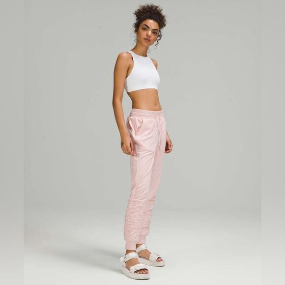 Lululemon beyond the studio jogger in pink mist size 6 - Picture 1 of 13